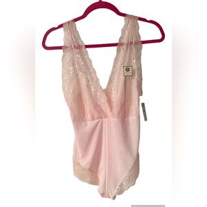 NWT - Adrienne Vittadini primrose pink lace lingerie Teddy, size medium